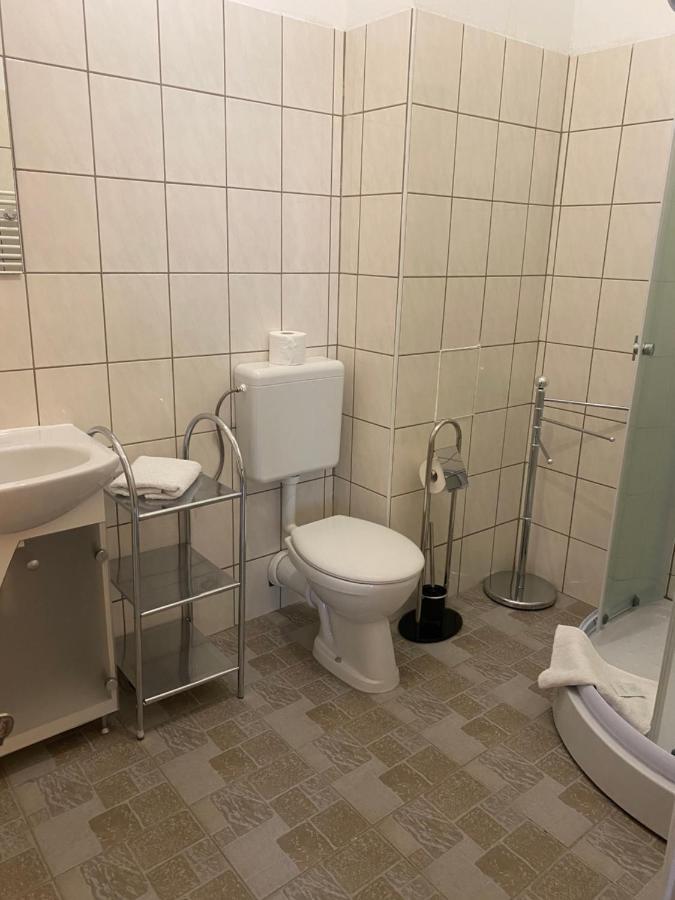 Pension Chevermeto Кемниц Екстериор снимка